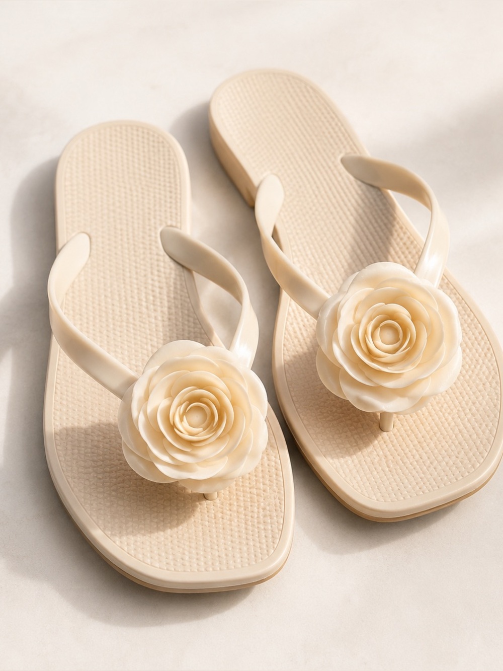 Shade & Shore Cream Floral Flip Flop Sandals 3D Rose Women’s Size 7